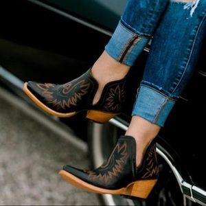 Ankle booties, Vegan Faux Leather, chunky heel